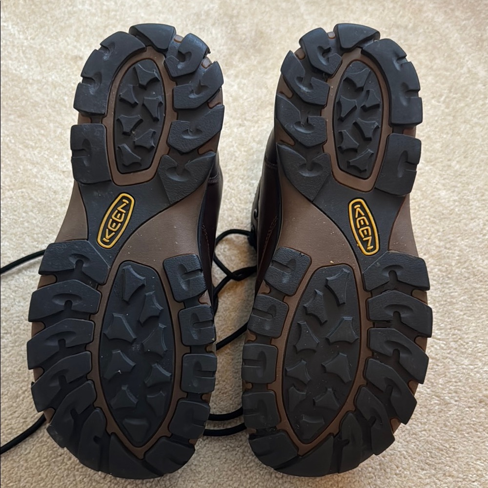 Keen Brown Leather Boots with Sturdy Design - Picture 5 of 10